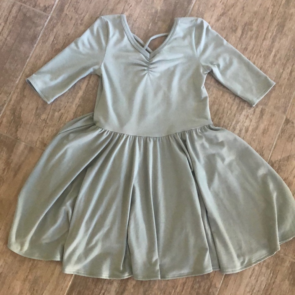 Dot Dot Smile dress. Size 5/6, slight wear!